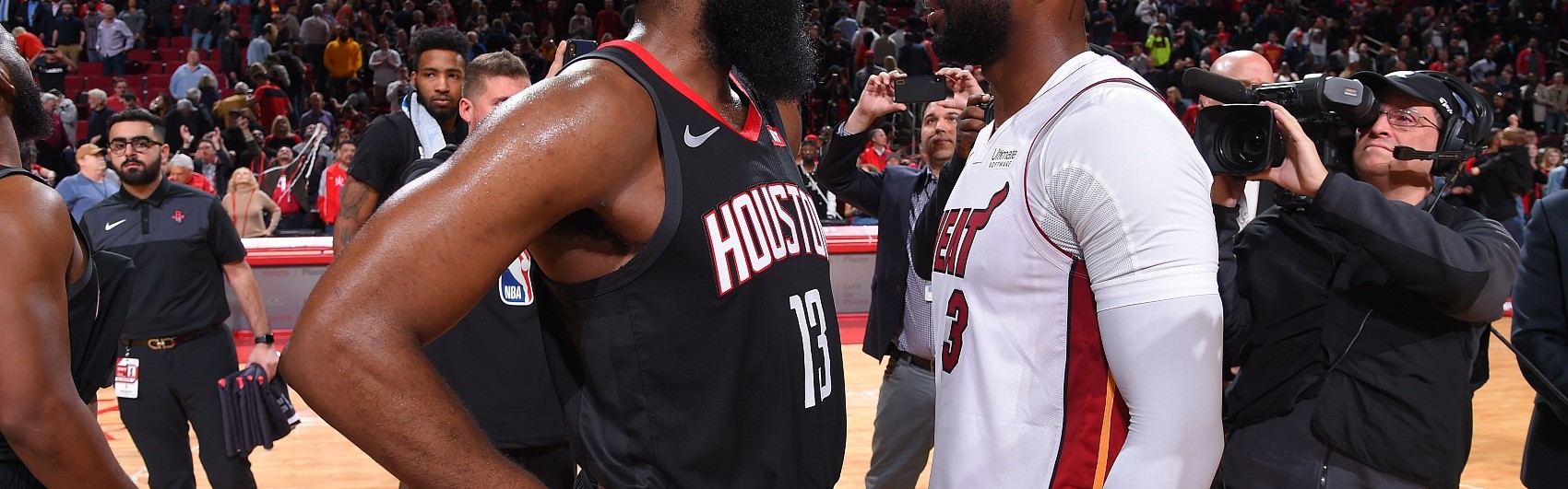 开云电子-贝弗利：我在大巴上随口聊的登韦之争火爆全网 这对我太简单了