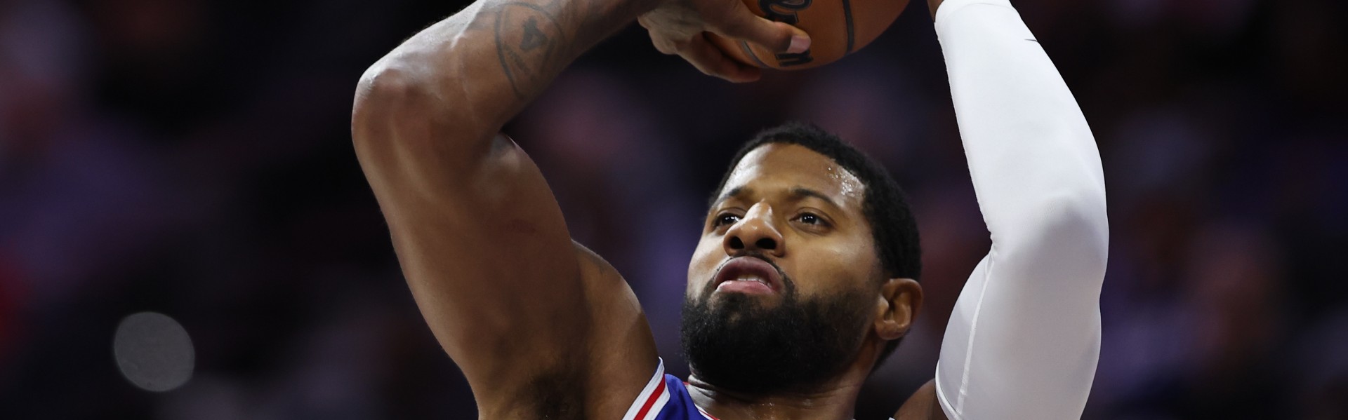 开云电子-攻守兼备！保罗·乔治半场5中2拿到7分4板2断 正负值+5