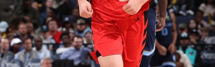 开云电子-亟需调整~杨瀚森开季13场比赛三分16投仅1中 今天三分2中0