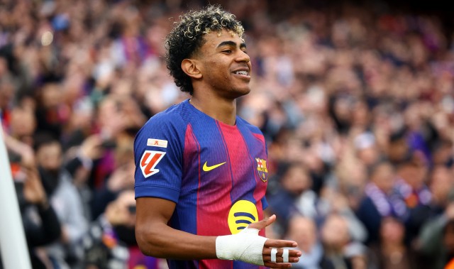 开云体育app-球迷票选巴萨2月最佳时刻：亚马尔战黄潜帽子戏法当选