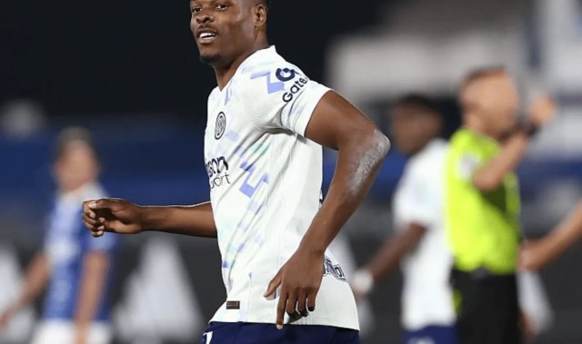 开云体育app-邓弗里斯本场梅开二度，对抗13胜7，3解围2次被犯规